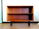 DK Book shelf FF0862