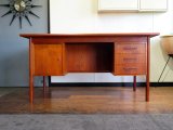 DK Desk TA0644
