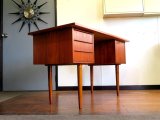 DK Desk TA0646