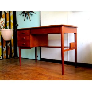 画像: DK Desk TA0468