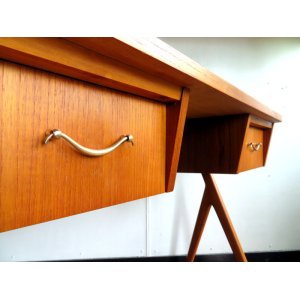 画像: DK Desk TA0515