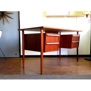 画像: DK Desk TA0516