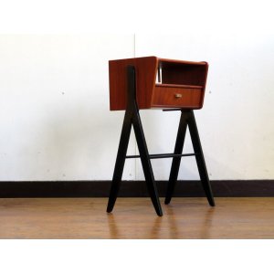 画像:  DK Night stand FF1639