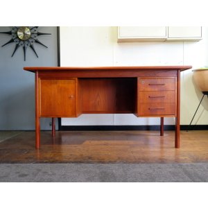 画像: DK Desk TA0644