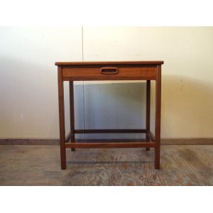 画像: SideTable　　TA0010