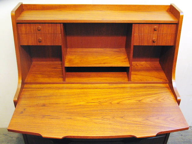 画像: DK    BUREAU DESK　　FF0273