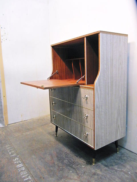 画像: UK BUREAU DESKDK　　FF0267