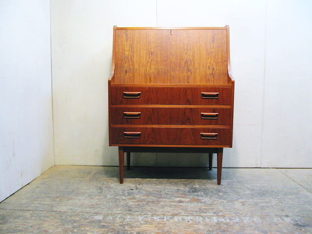 画像: DK  BUREAU DESK　　FF0325