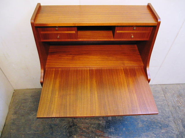 画像: DK  BUREAU DESK　　FF0325