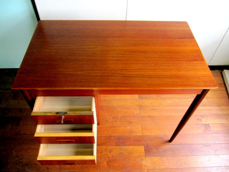 画像: DK Desk TA0446