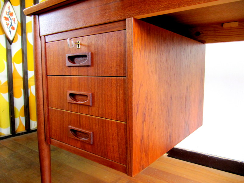 画像: DK Desk TA0446