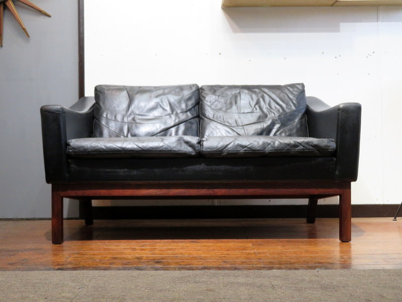 画像1:  DK Two seater sofaSE591