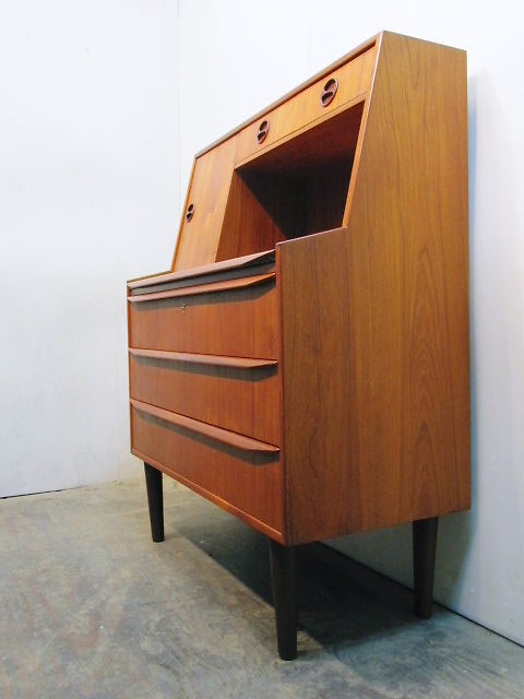 画像: DK  Bureau Desk　　FF0241