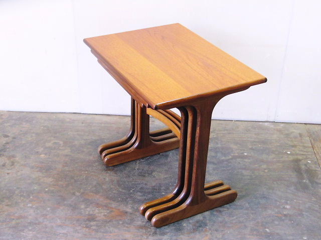 画像1: ＵＫ　G-PLAN NEST TABLE　　ＴＡ0186