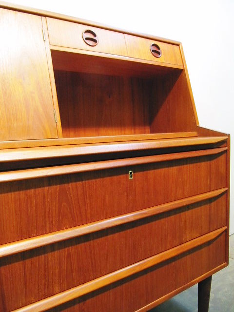 画像: DK  Bureau Desk　　FF0241